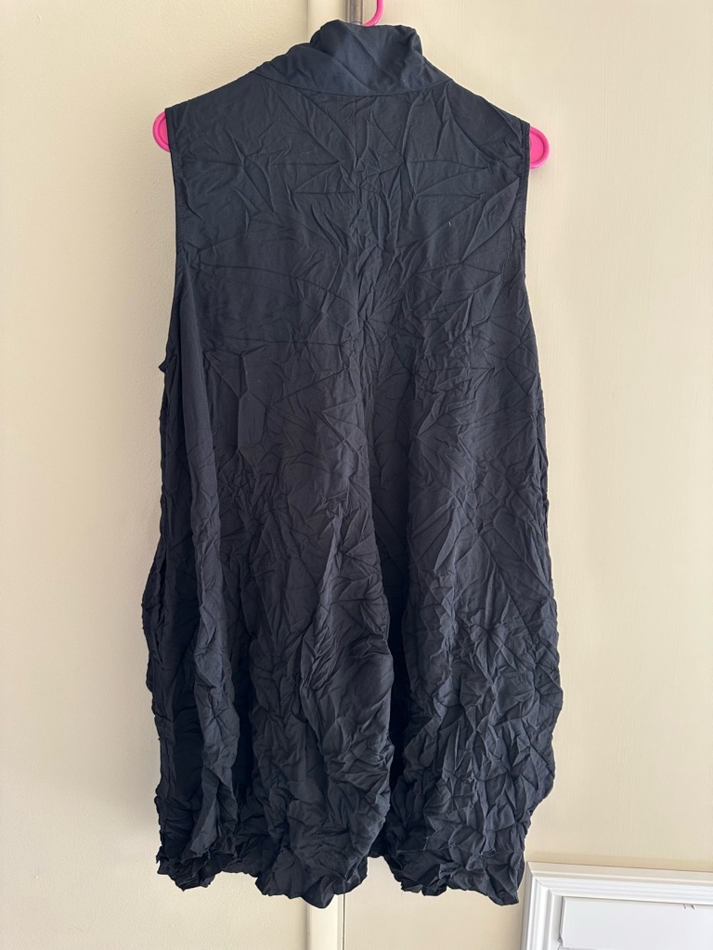 Comfy USA Black Crinkled Sleeveless Tunic